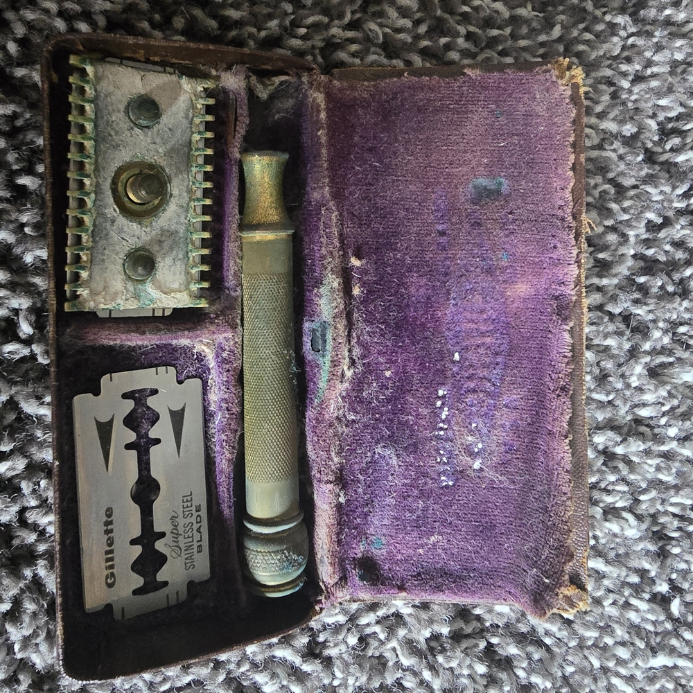 Gillette Vintage Safety Razor Set - Silver and Gold
